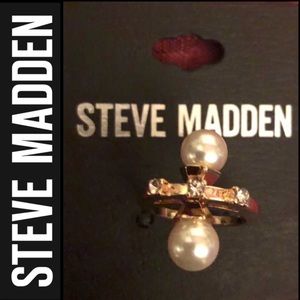 😁Steve Madden Pearl and Clear Stone Ring